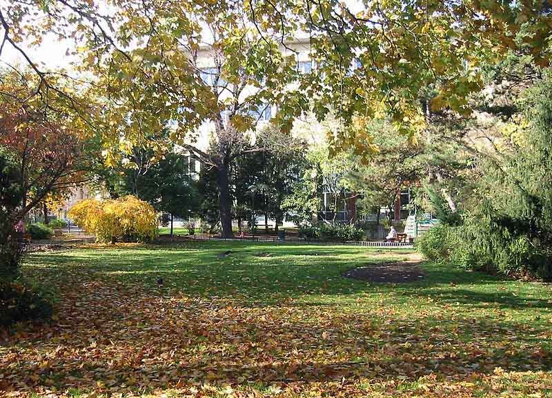 Datei:10 Arthaberpark.jpg