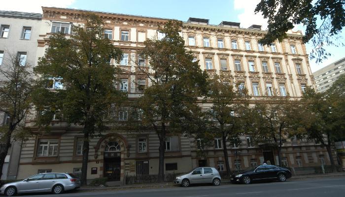 Datei:9 Privatklinik GoldenesKreuz.jpeg