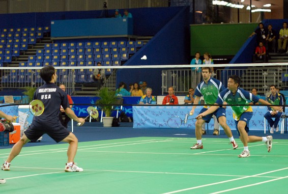 Datei:Badminton spielen.jpg