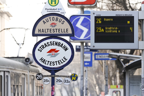 Datei:Haltestelle Floridsdorf.jpg