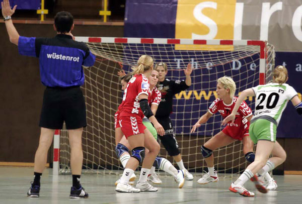 Datei:Handball passives Spiel.jpg