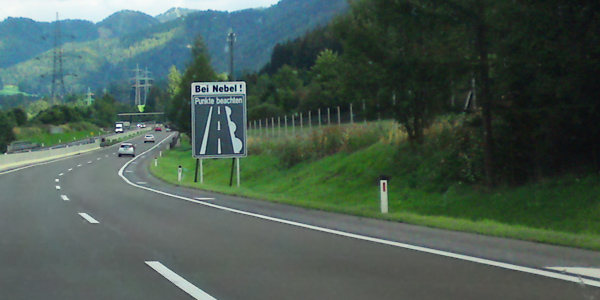 Datei:Hinweisschild Nebel.jpg