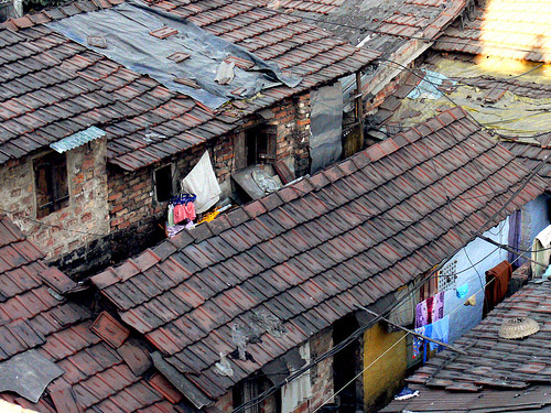 Datei:Kalkutta Slum.jpg