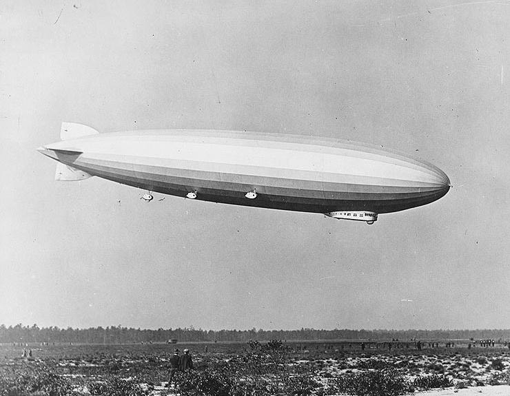 Datei:Zeppelin LZ126.jpg