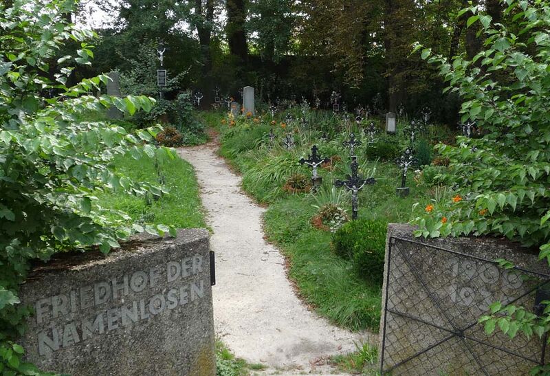 Datei:11 Friedhof der Namenlosen.jpg