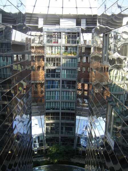 Datei:11 Gasometer A innen.jpg