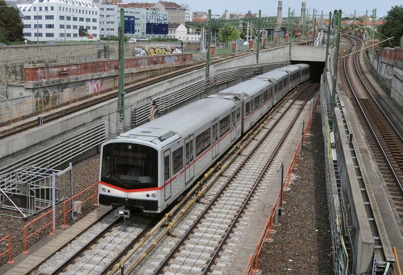 Datei:12 U4 U-Bahn.jpg