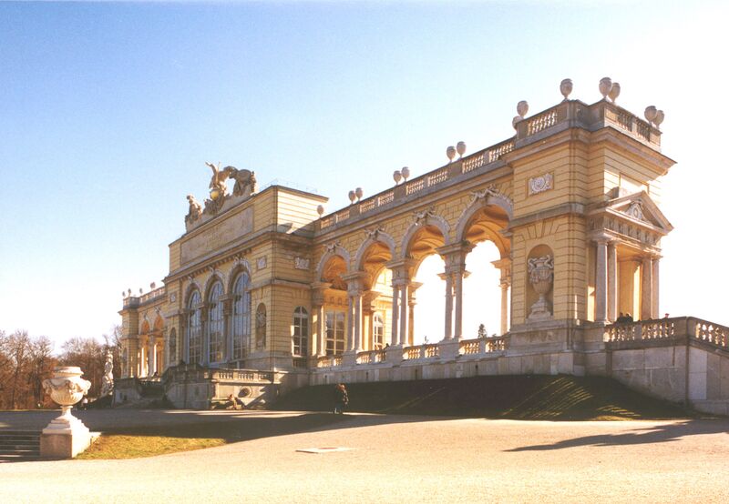 Datei:13 Gloriette von rechts.jpg