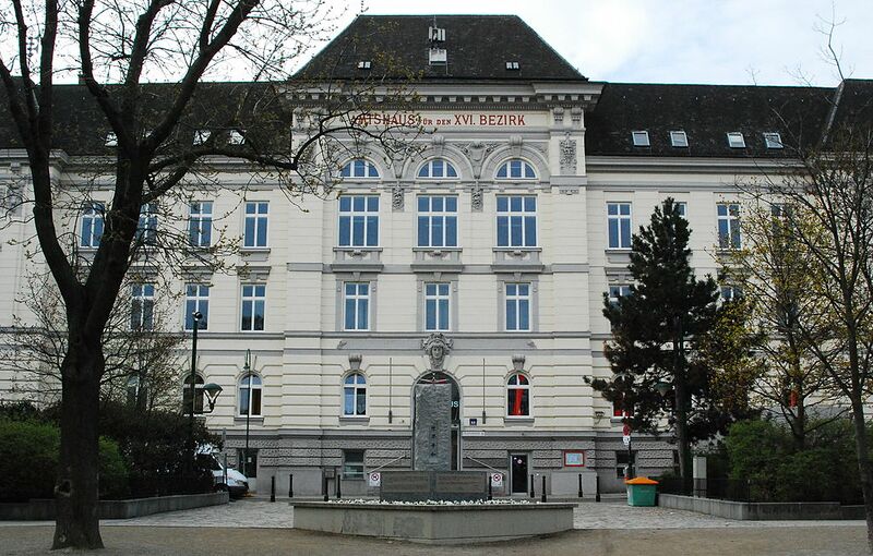 Datei:16 Magistratisches Bezirksamt Richard-Wagner-Platz.jpg