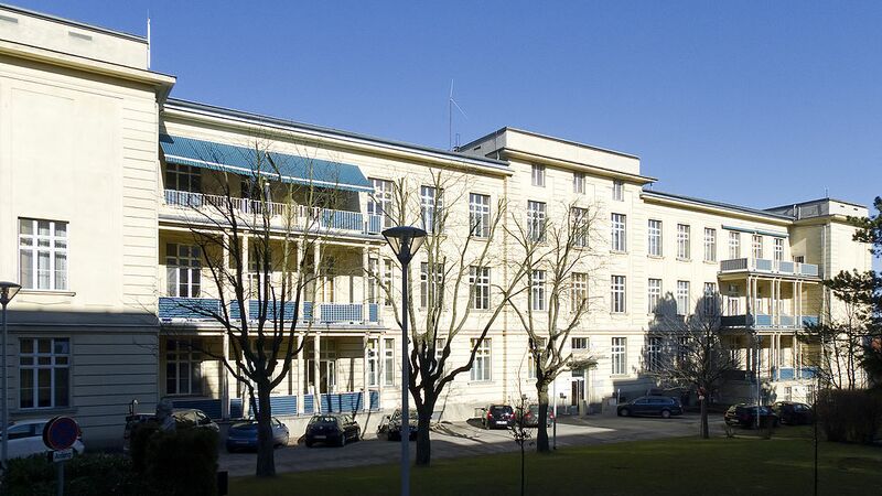 Datei:18 Semmelweis-Frauenklinik.jpg