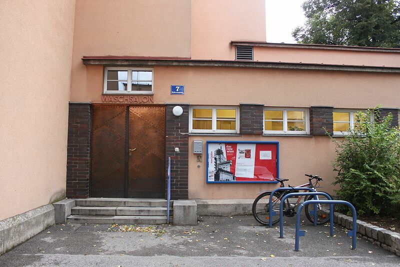 Datei:19 Museum im Waschsalon.jpg