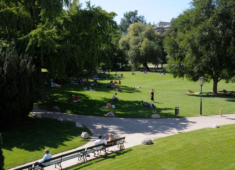Datei:1 Burggarten.jpg