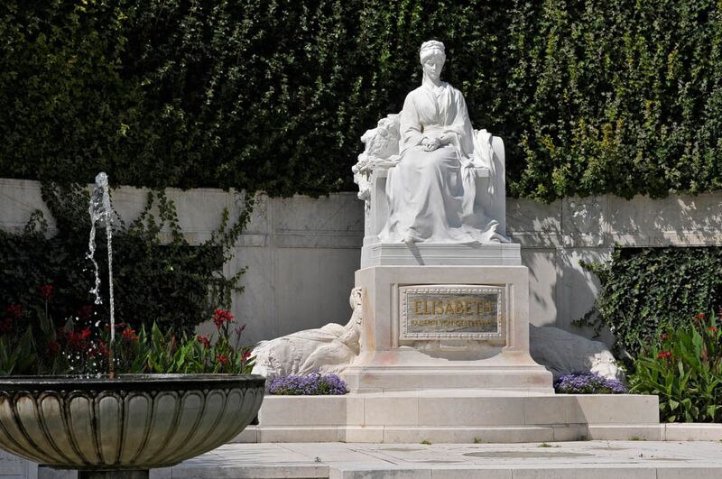 Datei:1 Elisabeth Denkmal.jpg