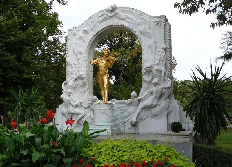 Datei:1 Johann Strauß Denkmal.jpg