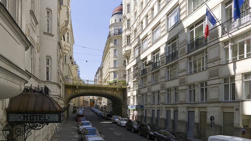 Datei:1 Tiefer Graben.jpg