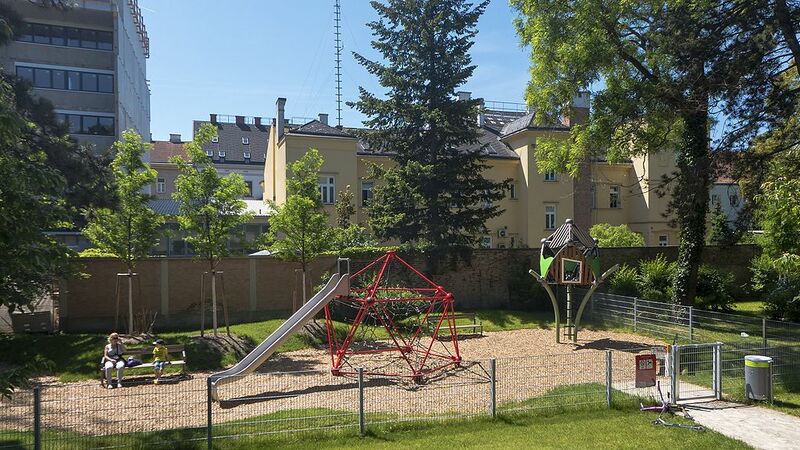 Datei:21 Paul-Hock-Park.jpg