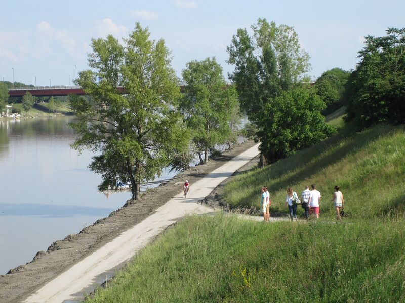 Datei:22 Donauinsel Freizeit.jpg