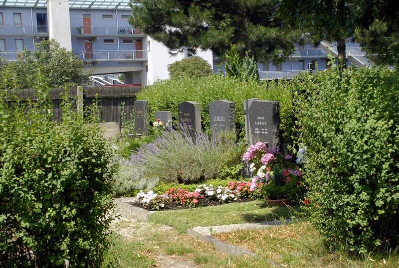 Datei:22 Geistlicher Friedhof.jpg