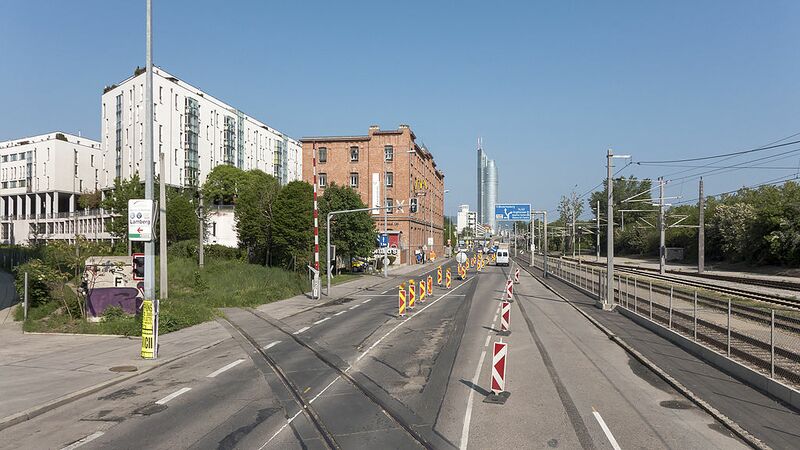 Datei:2 Handelskai.jpg