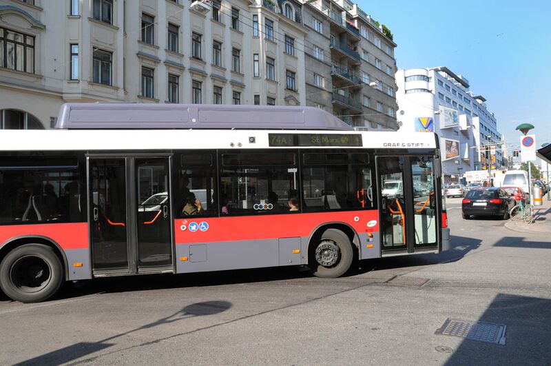 Datei:3 Öffentlicher Verkehr.jpg