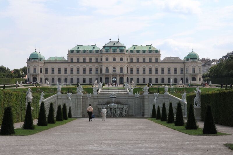 Datei:3 Schloss Belvedere.jpg