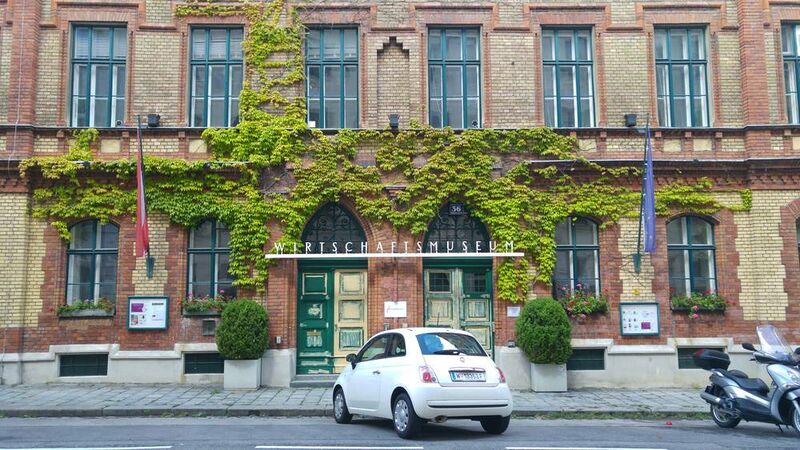 Datei:5 Gesellschafts- und Wirtschaftsmuseum.jpg