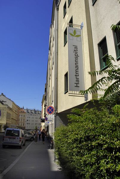 Datei:5 Hartmannspital.jpg