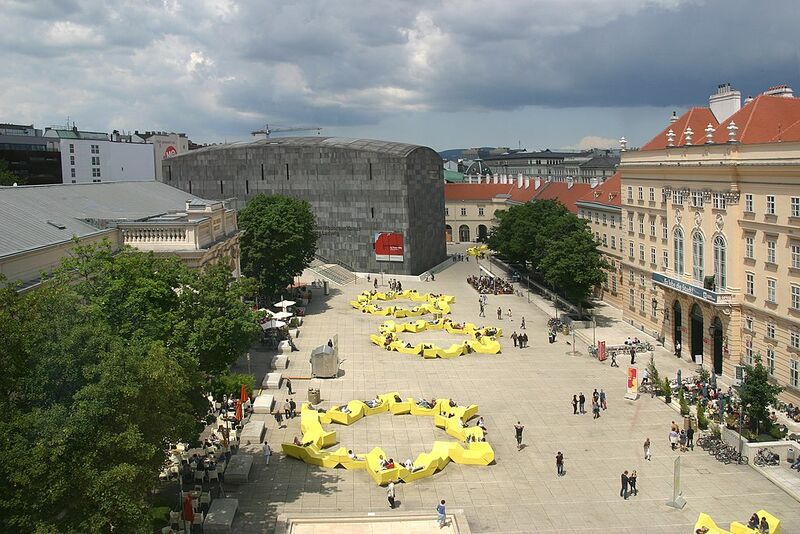 Datei:7 Museumsquartier innen.jpg