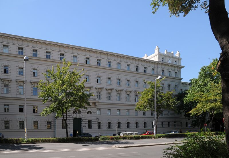 Datei:8 Landesgericht Josefstadt.jpg