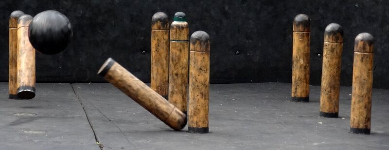 Datei:9 Kegel Kugel.jpg