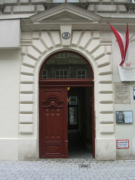 Datei:9 Sigmund-Freud-Museum.jpg