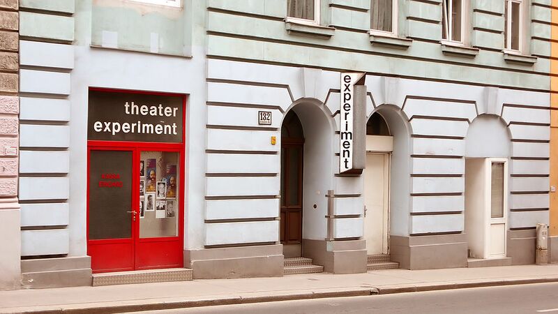 Datei:9 Theater Experiment.jpg