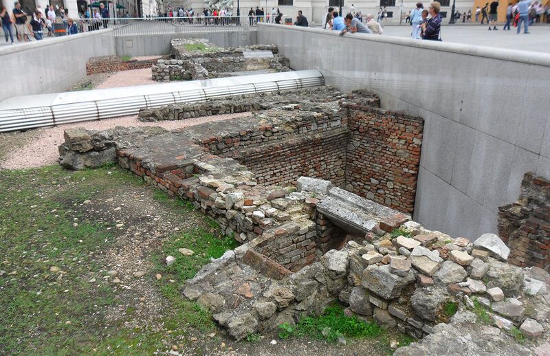 Datei:Ausgrabung Michaelerplatz Vindobona.jpg