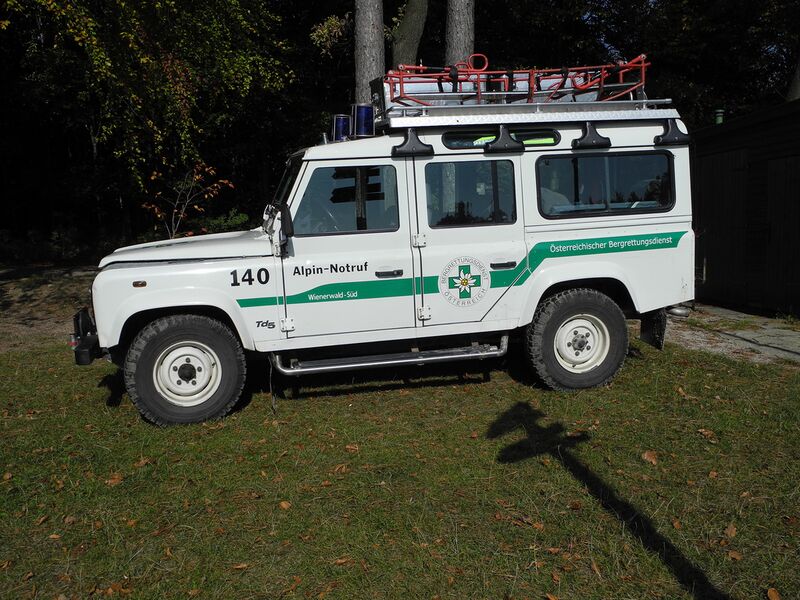 Datei:Bergrettung Auto.jpg