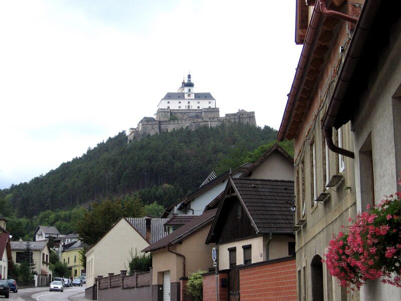 Datei:Burg Forchtenstein.jpg