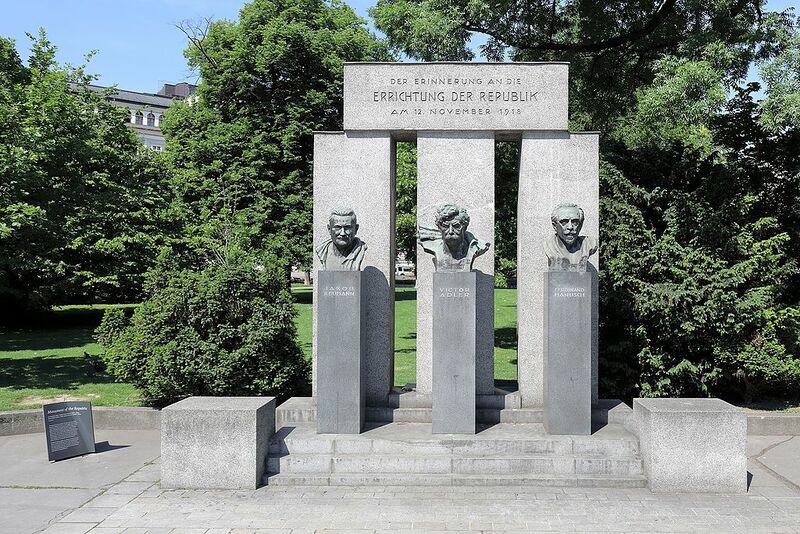 Datei:Denkmal der Republik.jpg