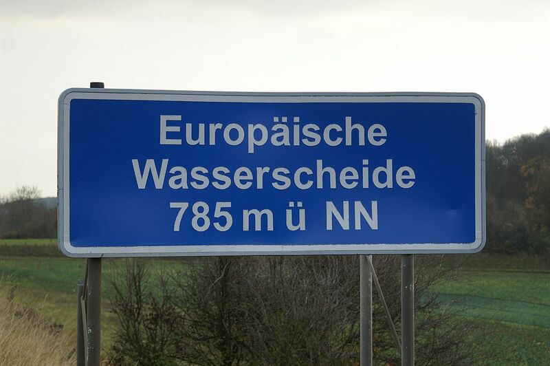 Datei:Europaeische Wasserscheide.jpg