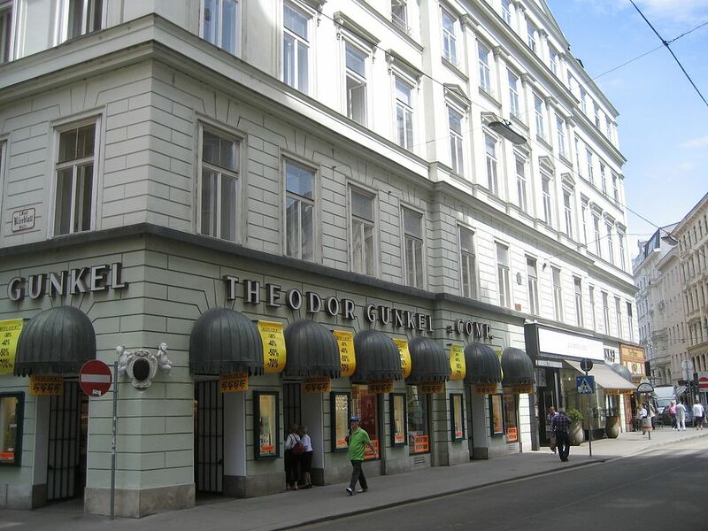 Datei:Kleeblatthaus Tuchlauben11.jpg