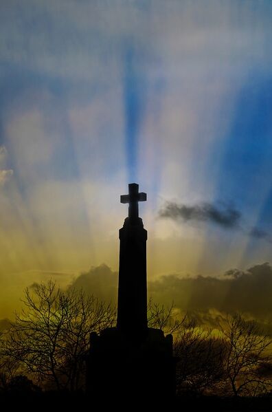 Datei:Kreuz am Abend.jpg