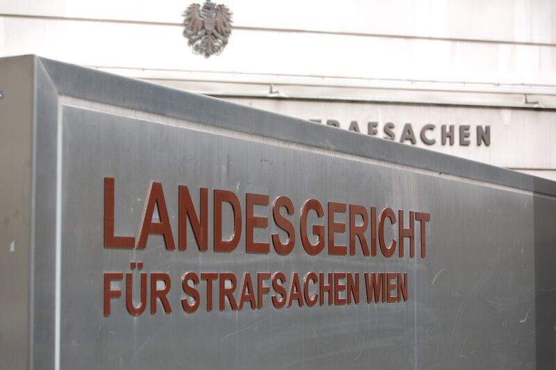 Datei:Landesgericht Wien Tafel.jpg