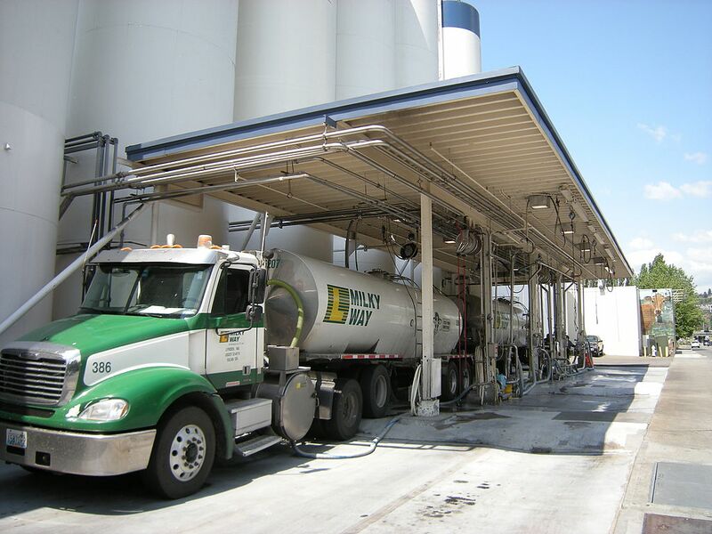 Datei:Milchtankwagen Amerika.jpg