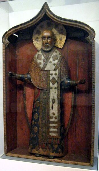 Datei:Nikolaus Statue.jpg