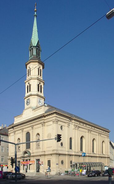 Datei:Pfarrkirche Johannes Nepomuk.jpg