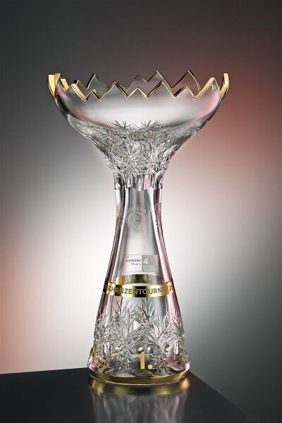 Datei:Pokal bei Vierschanzentournee.jpg