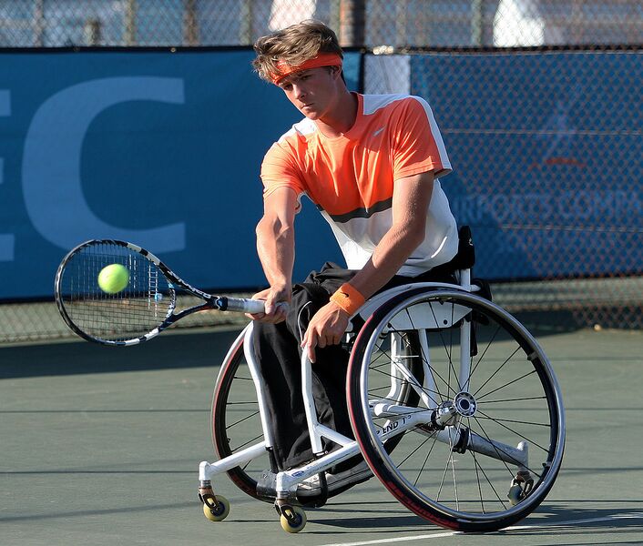 Datei:Rollstuhl-Tennis Nico Langmann.jpg