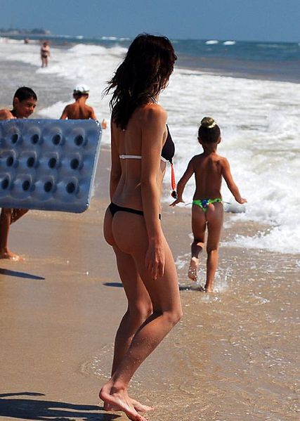 Datei:Stringbikini 2007.jpg