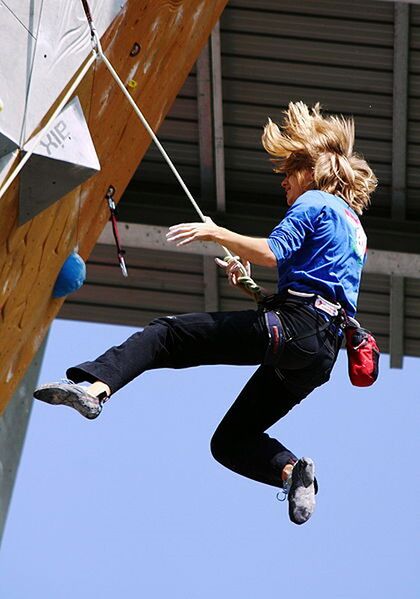 Datei:Sturz beim Klettern.jpg