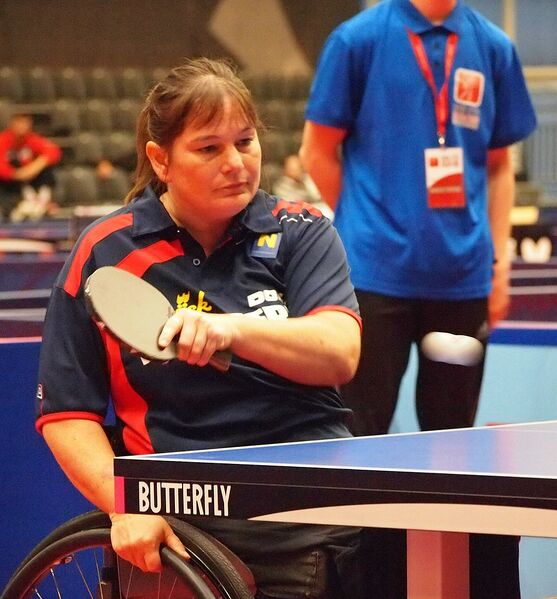 Datei:Tischtennis Doris Mader.jpg